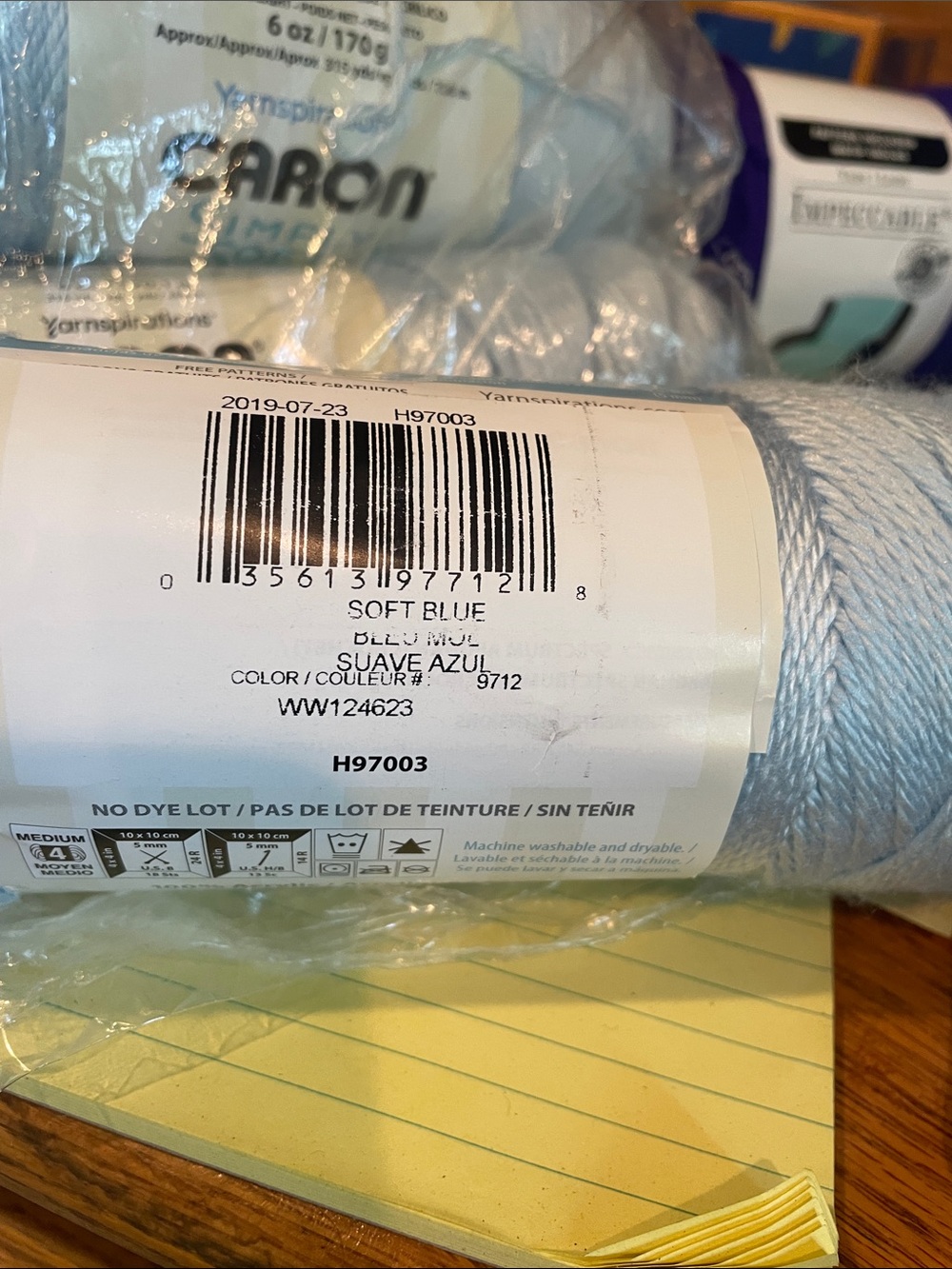 Yarn skeins (Caron Simply Soft) 3 Skiens - Picture 3 of 4
